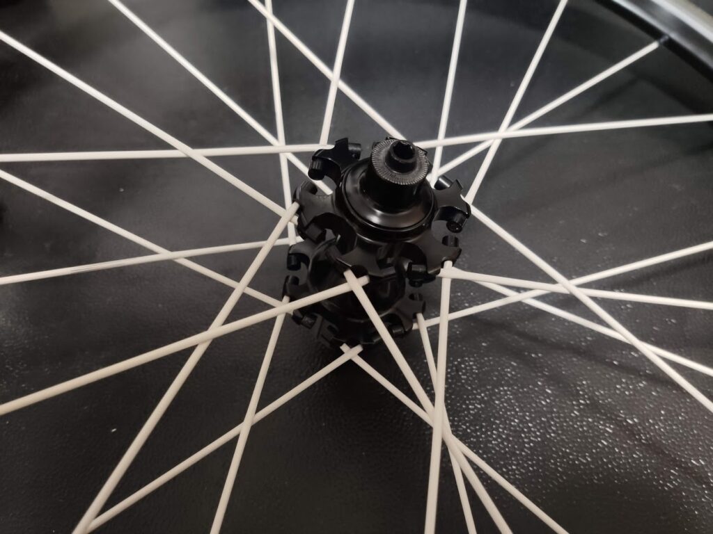 レビュー Spinergy スピナジー Xaero Lite Pbo 抜群の振動吸収性を持つザイロンスポークホイール すくみずログ