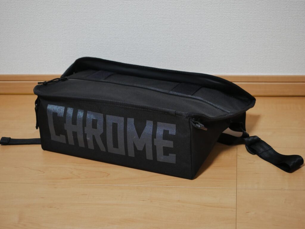 レビュー】CHROME SIMPLE MESSENGER BAG ～デジタルガジェット対応 小ぶりでシンプルなメッセンジャーバッグ～ | すくみずログ