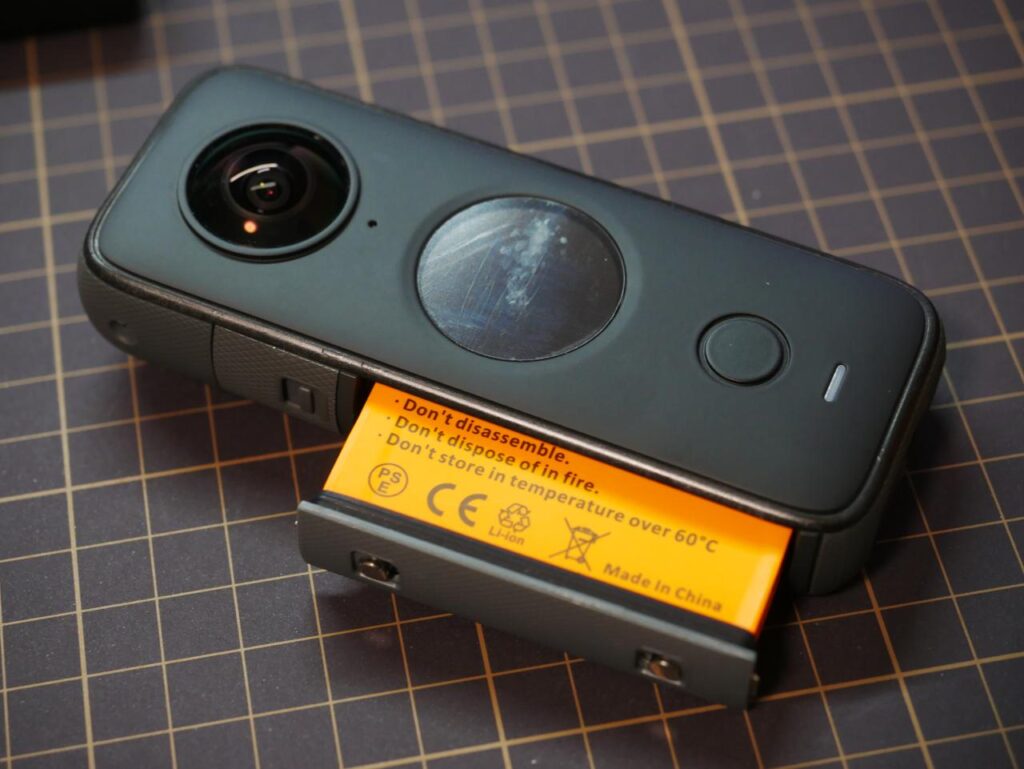 美品　insta 360 one x  スティック　と　予備バッテリー　も付属